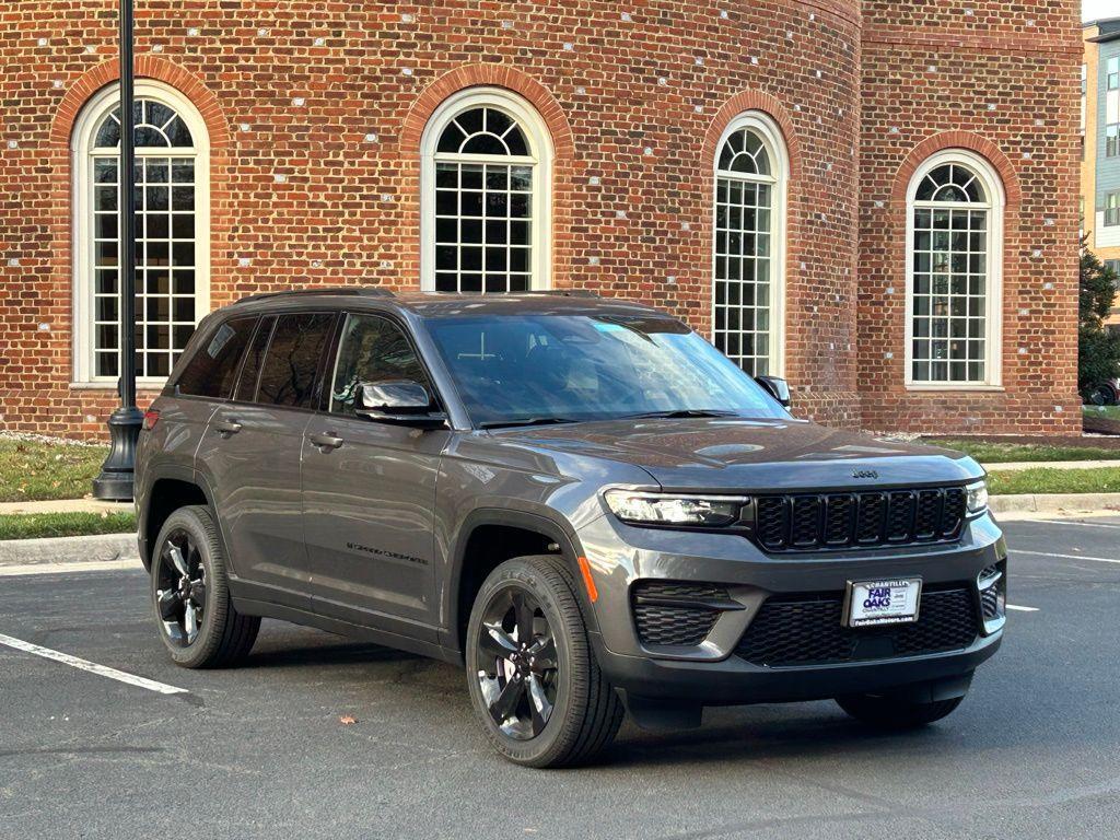 new 2025 Jeep Grand Cherokee car, priced at $41,449
