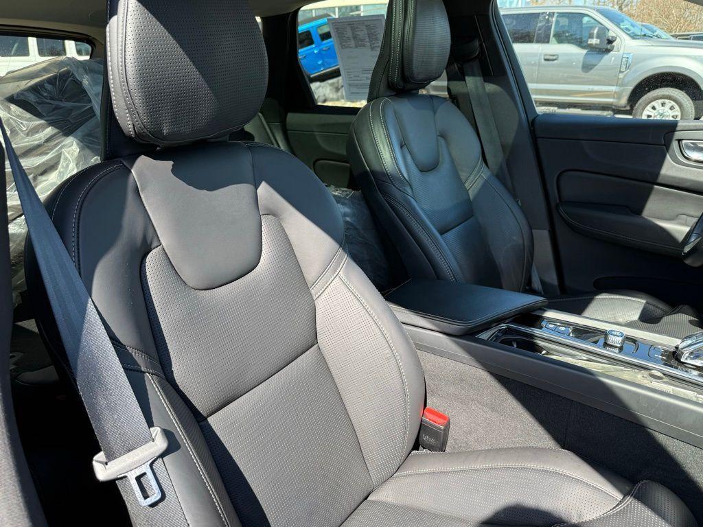 used 2022 Volvo XC60 car, priced at $30,034