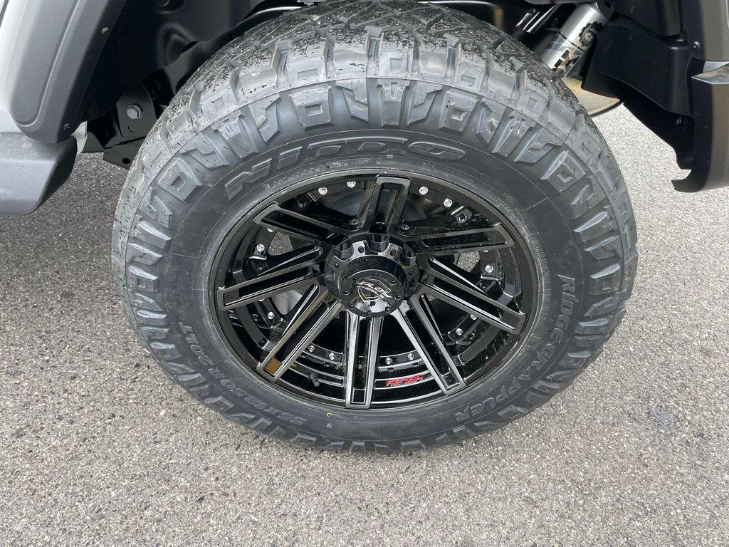 new 2025 Jeep Wrangler car, priced at $55,989