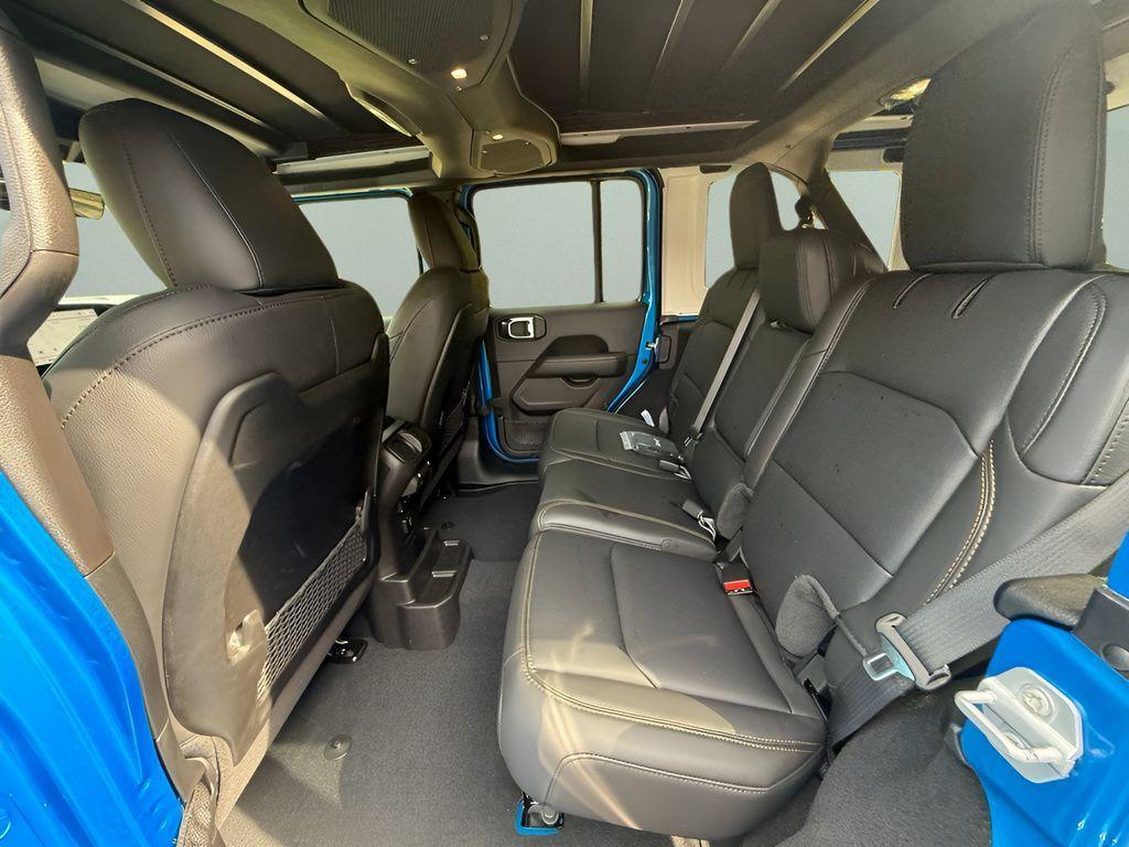 new 2025 Jeep Wrangler car, priced at $58,559