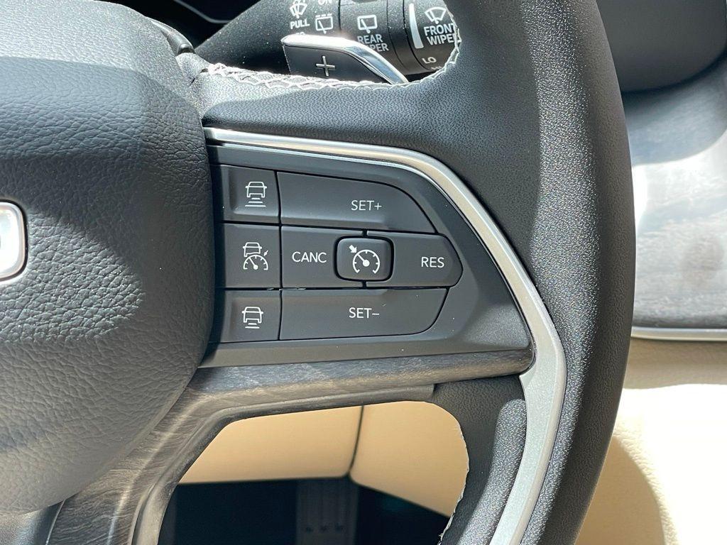 new 2025 Jeep Grand Cherokee car, priced at $47,833