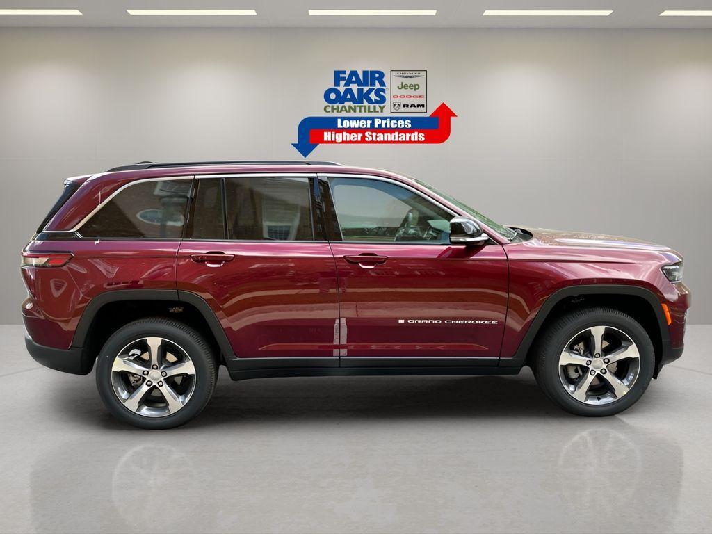 new 2025 Jeep Grand Cherokee car, priced at $49,833