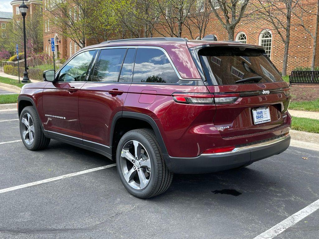 new 2025 Jeep Grand Cherokee car, priced at $47,833