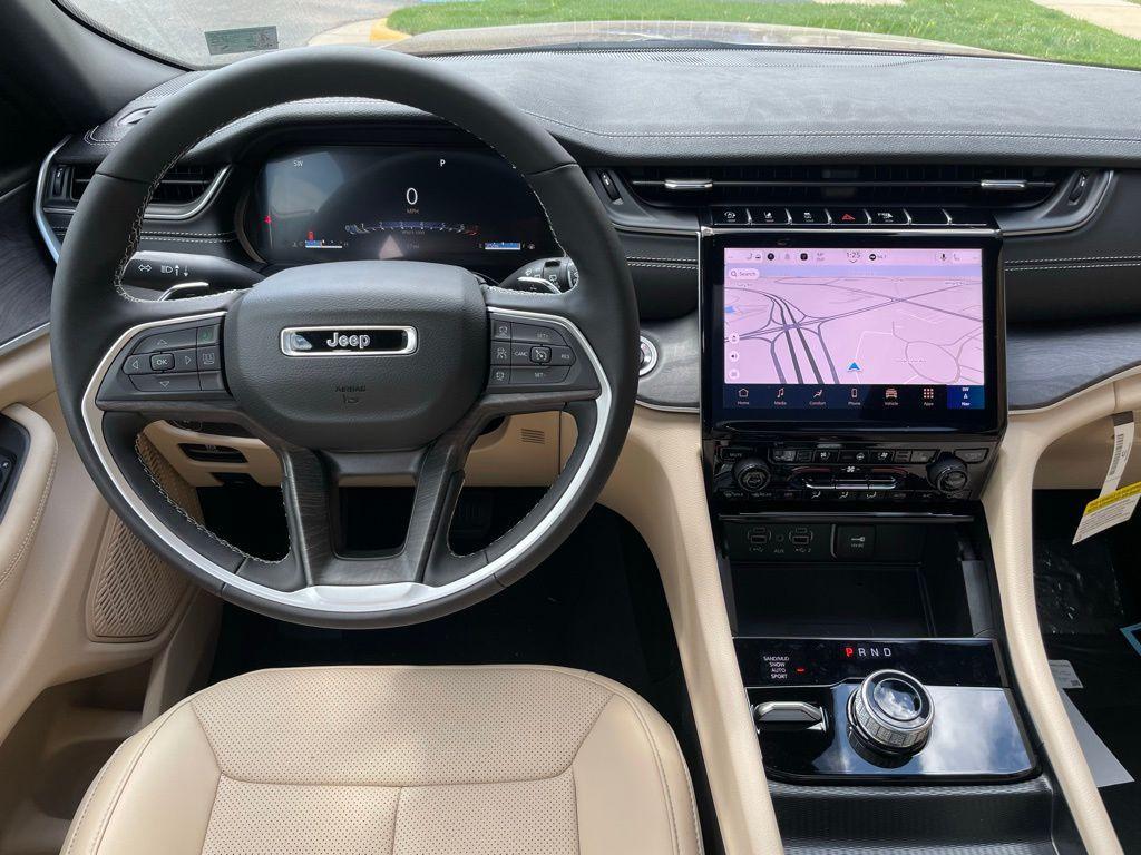 new 2025 Jeep Grand Cherokee car, priced at $47,833