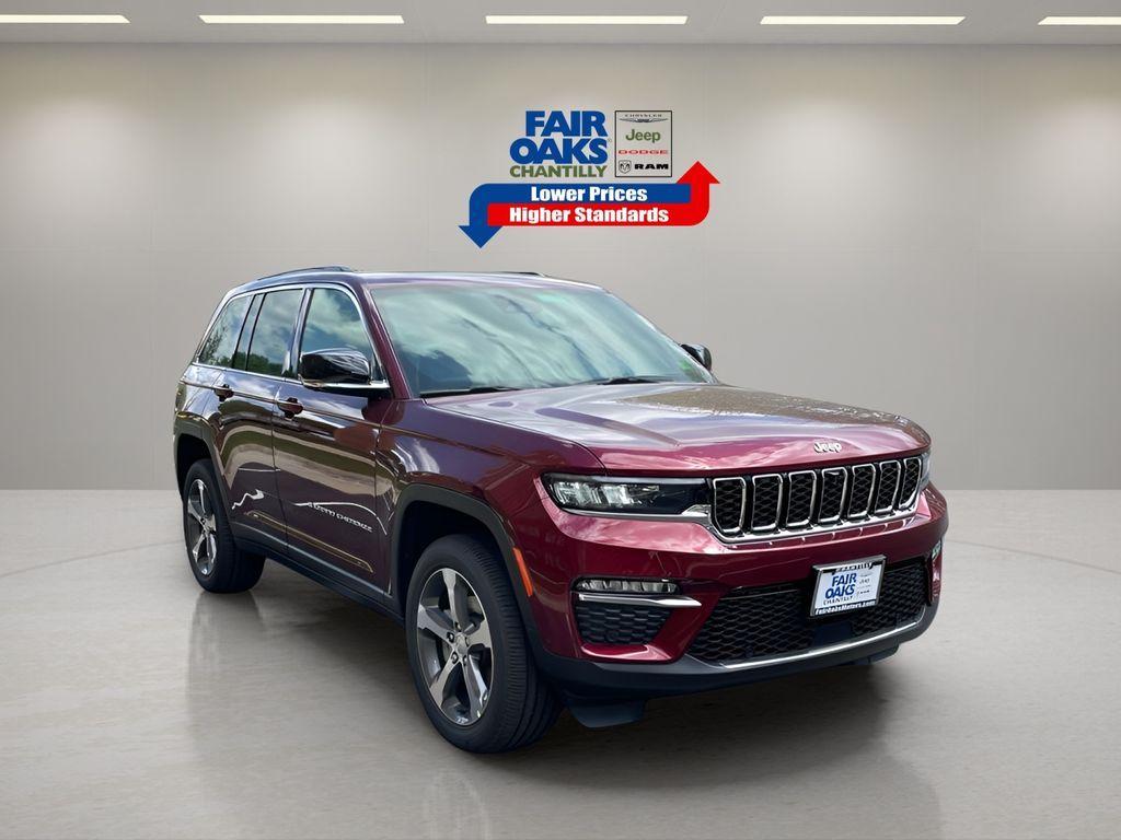 new 2025 Jeep Grand Cherokee car, priced at $49,833