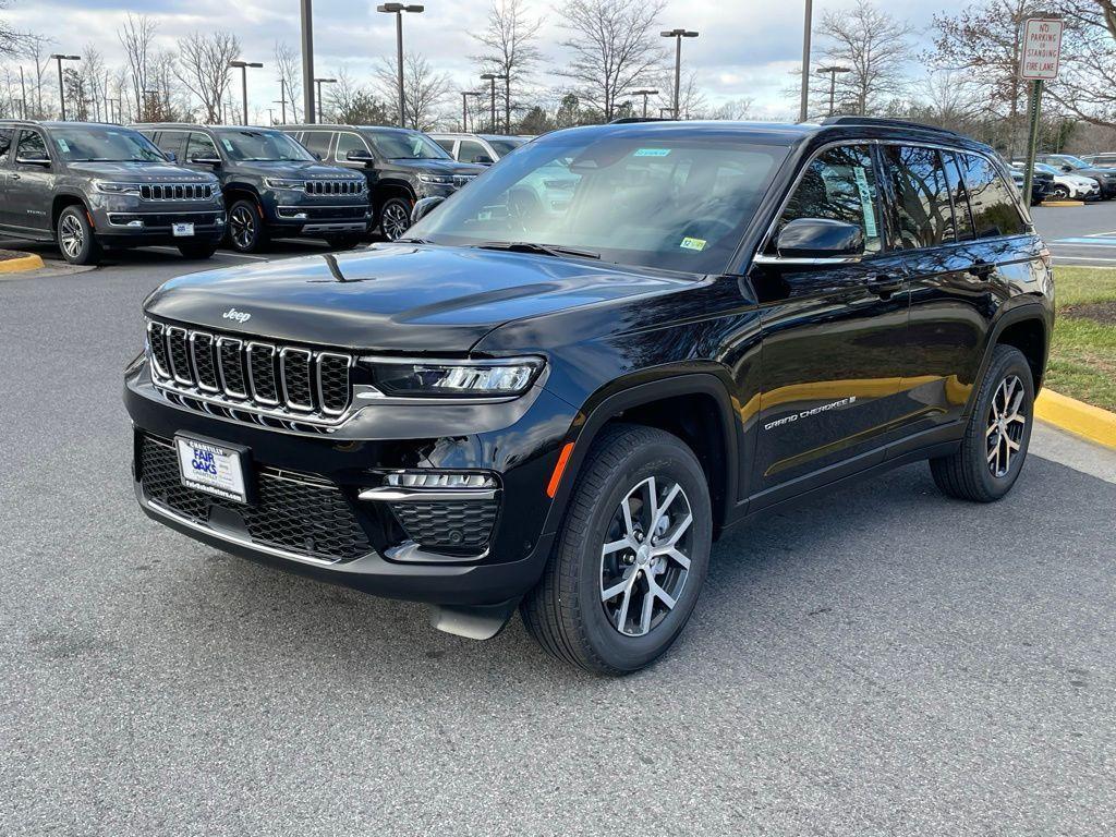 new 2025 Jeep Grand Cherokee car, priced at $49,330