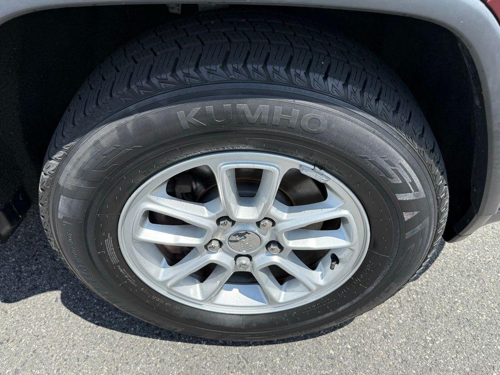 used 2018 Jeep Grand Cherokee car, priced at $13,249