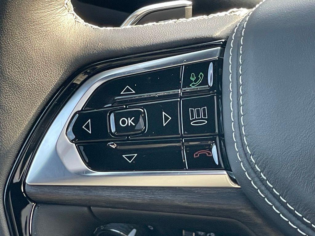 new 2025 Jeep Grand Cherokee L car, priced at $62,897