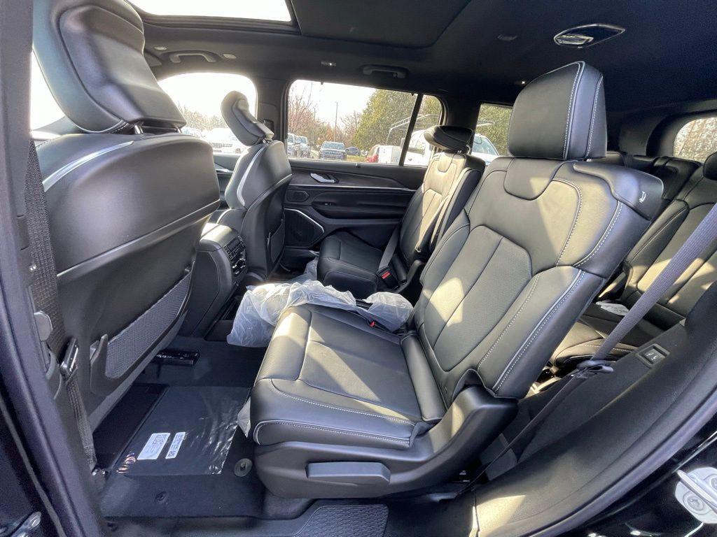 new 2025 Jeep Grand Cherokee L car, priced at $62,897