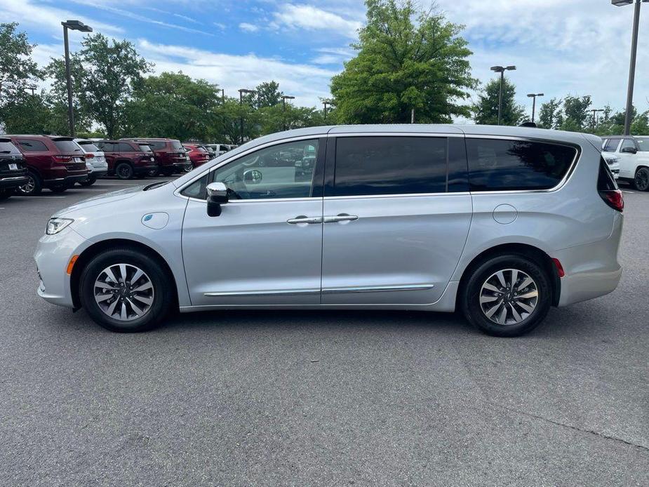 used 2023 Chrysler Pacifica Hybrid car, priced at $33,407