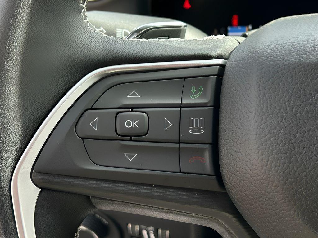 new 2025 Jeep Grand Cherokee car, priced at $41,469