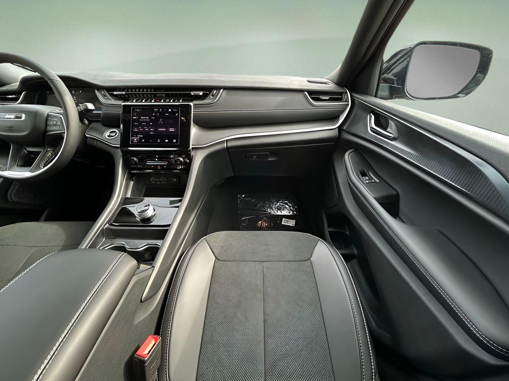 new 2025 Jeep Grand Cherokee car, priced at $41,469