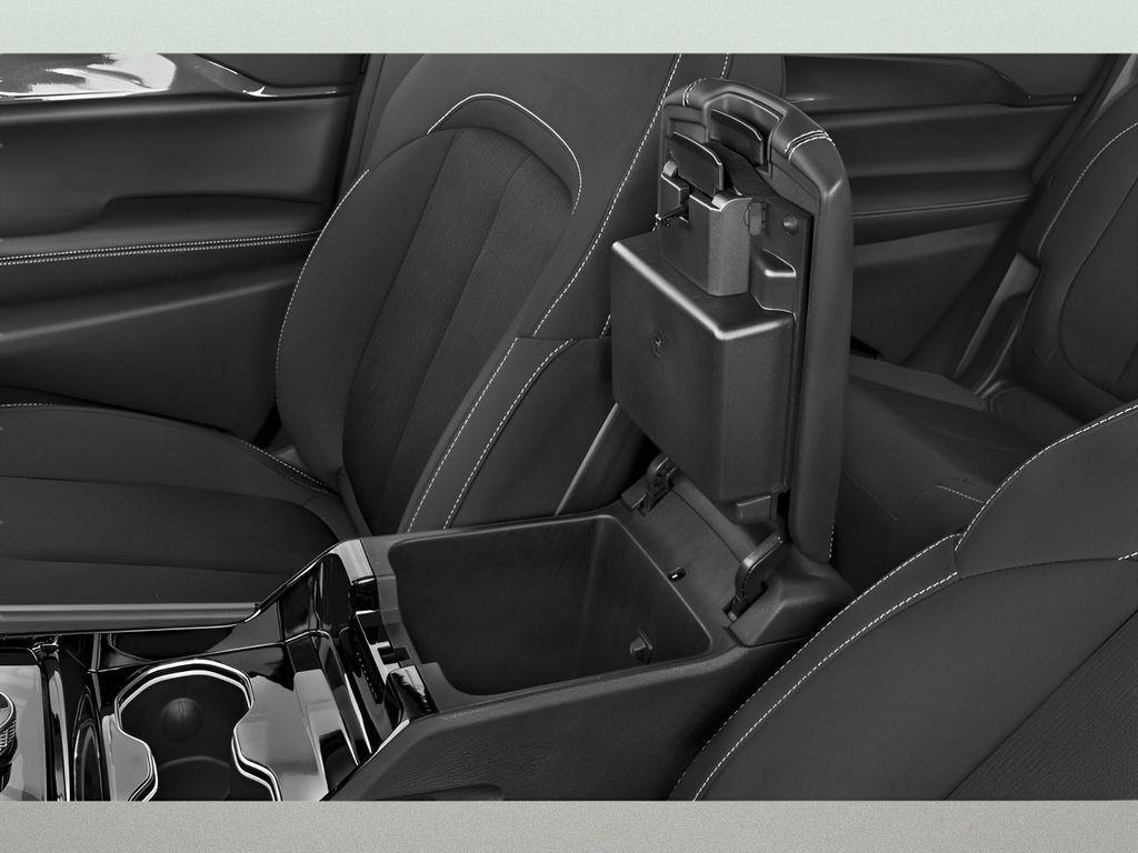 new 2025 Jeep Grand Cherokee L car, priced at $37,946
