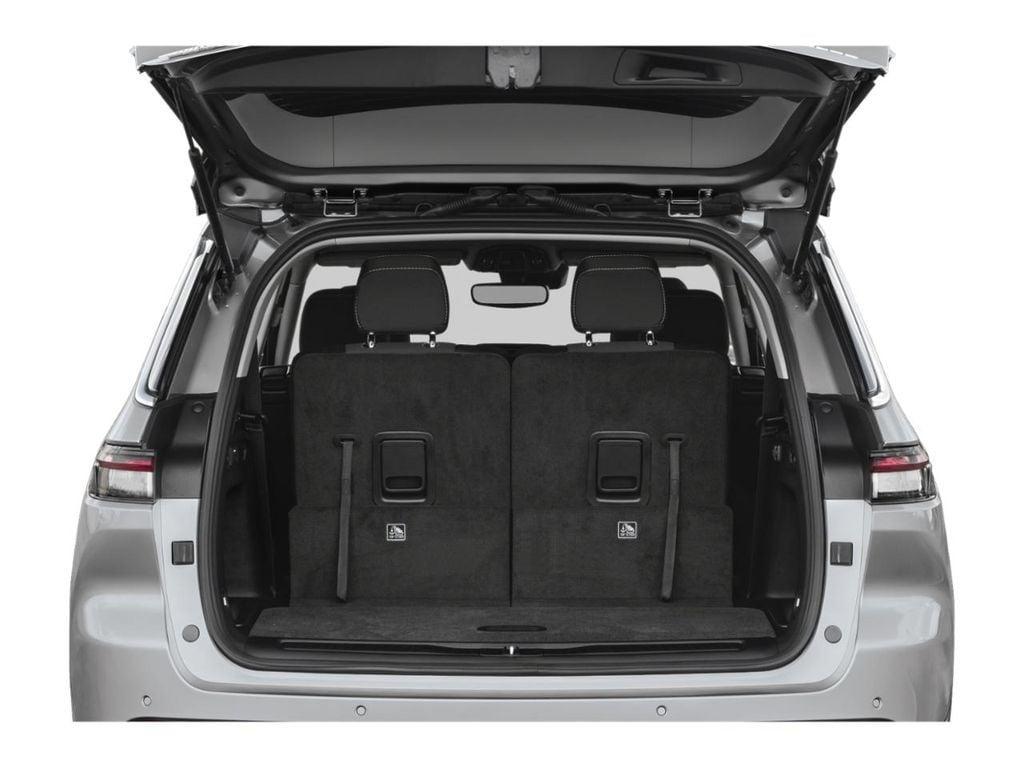 new 2025 Jeep Grand Cherokee L car, priced at $45,604