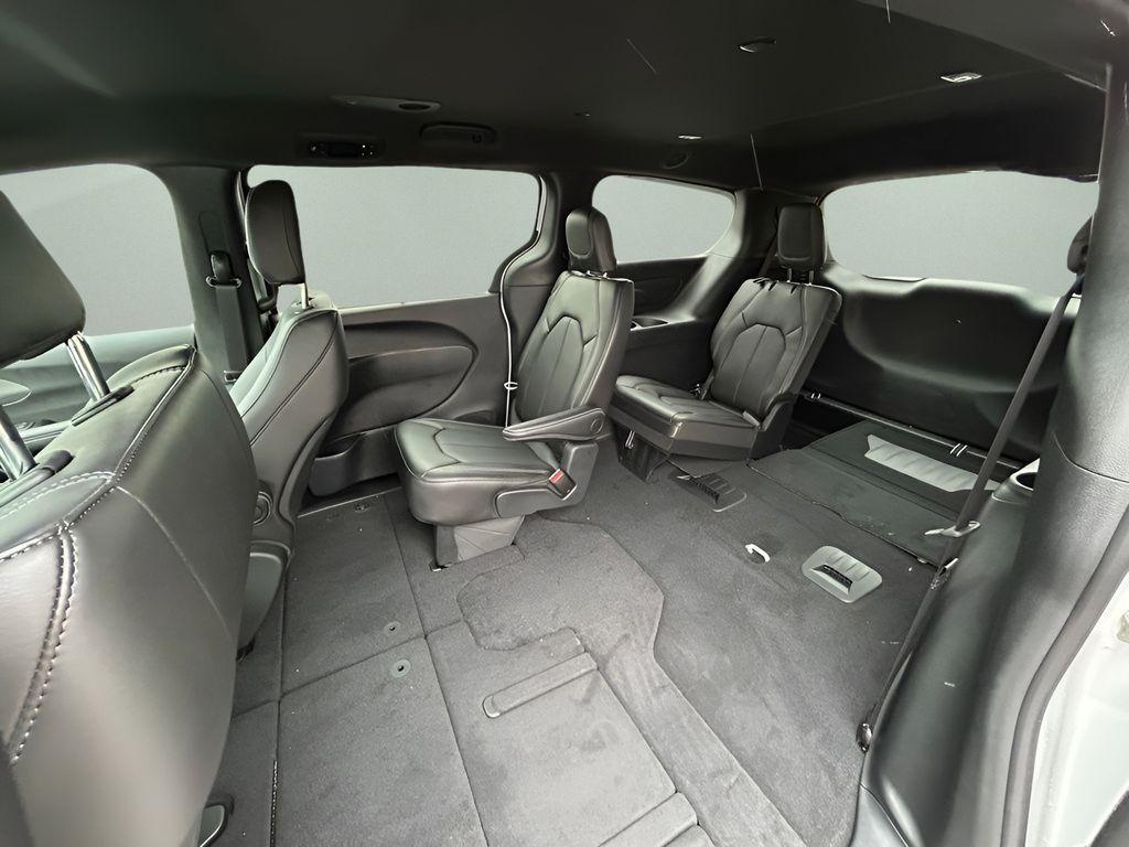 new 2025 Chrysler Pacifica car, priced at $34,969