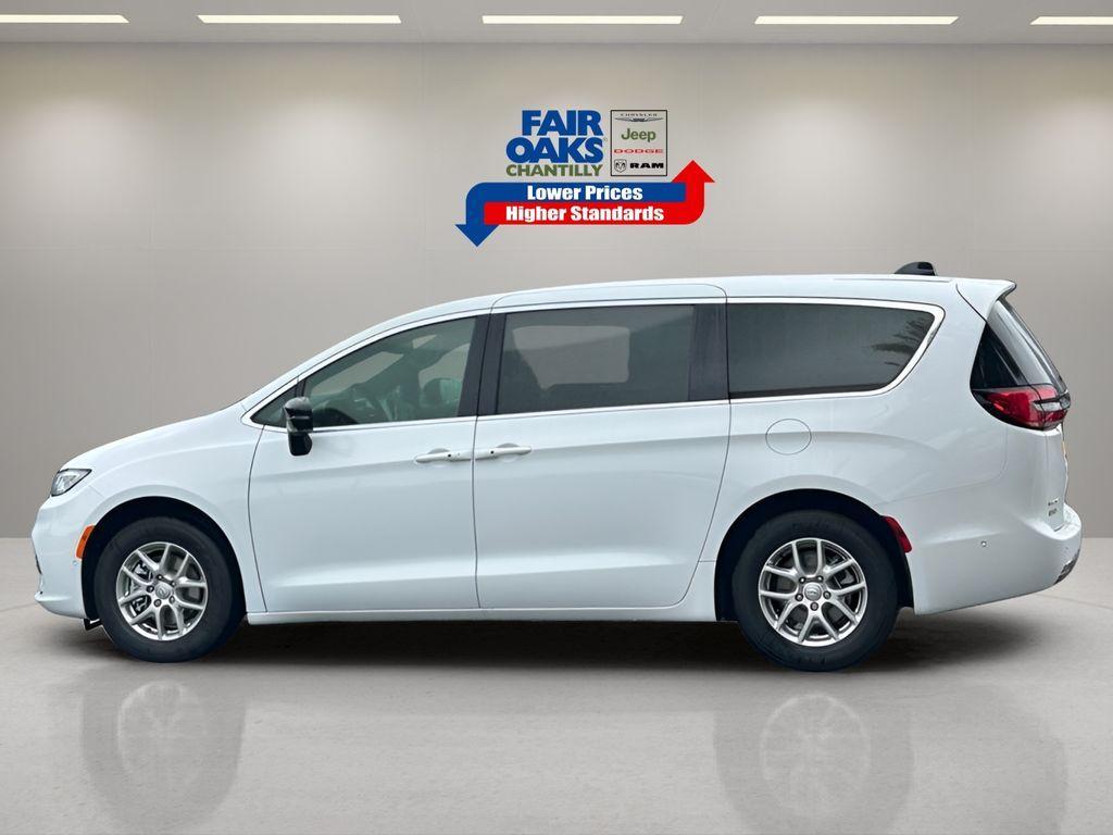new 2025 Chrysler Pacifica car, priced at $34,969