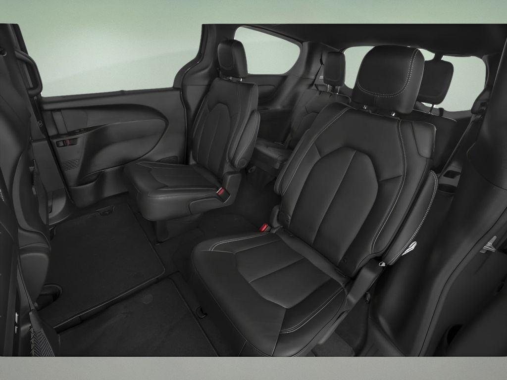 new 2025 Chrysler Pacifica car, priced at $43,776