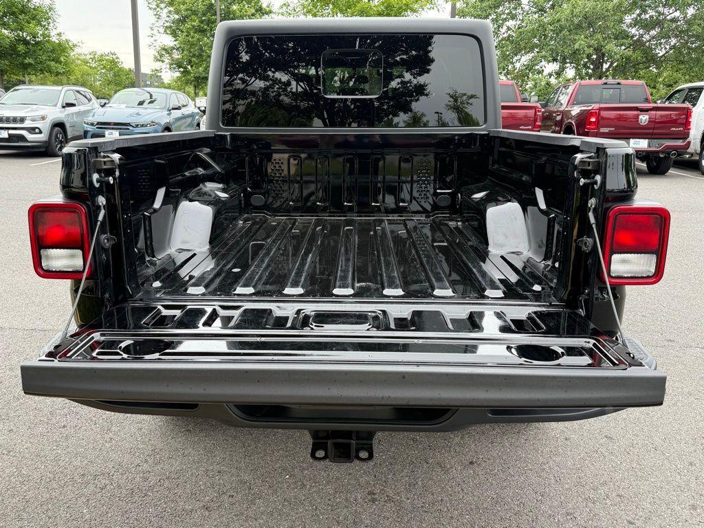 used 2022 Jeep Gladiator car, priced at $34,736
