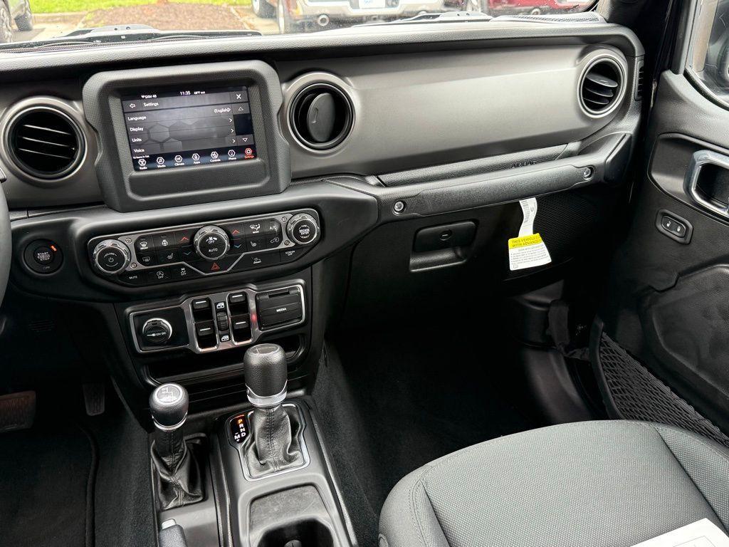 used 2022 Jeep Gladiator car, priced at $34,736