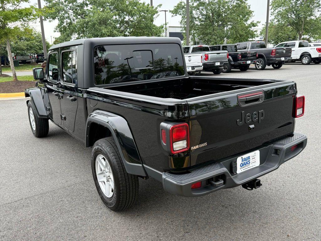used 2022 Jeep Gladiator car, priced at $34,736
