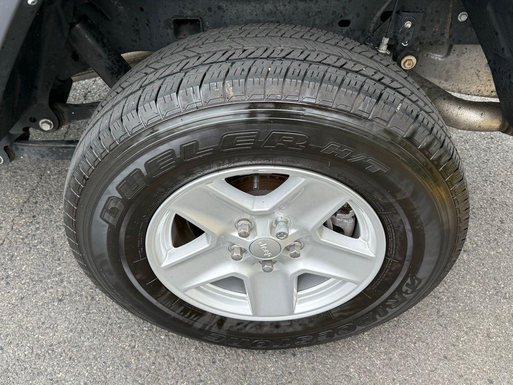 used 2022 Jeep Gladiator car, priced at $34,736
