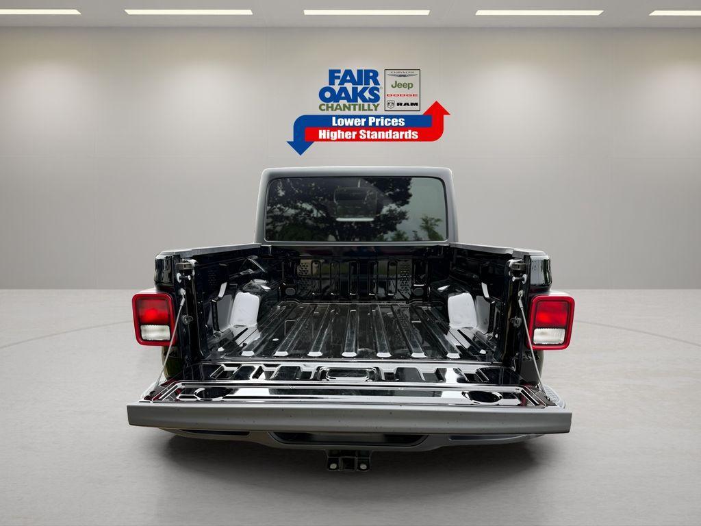 used 2022 Jeep Gladiator car, priced at $27,791