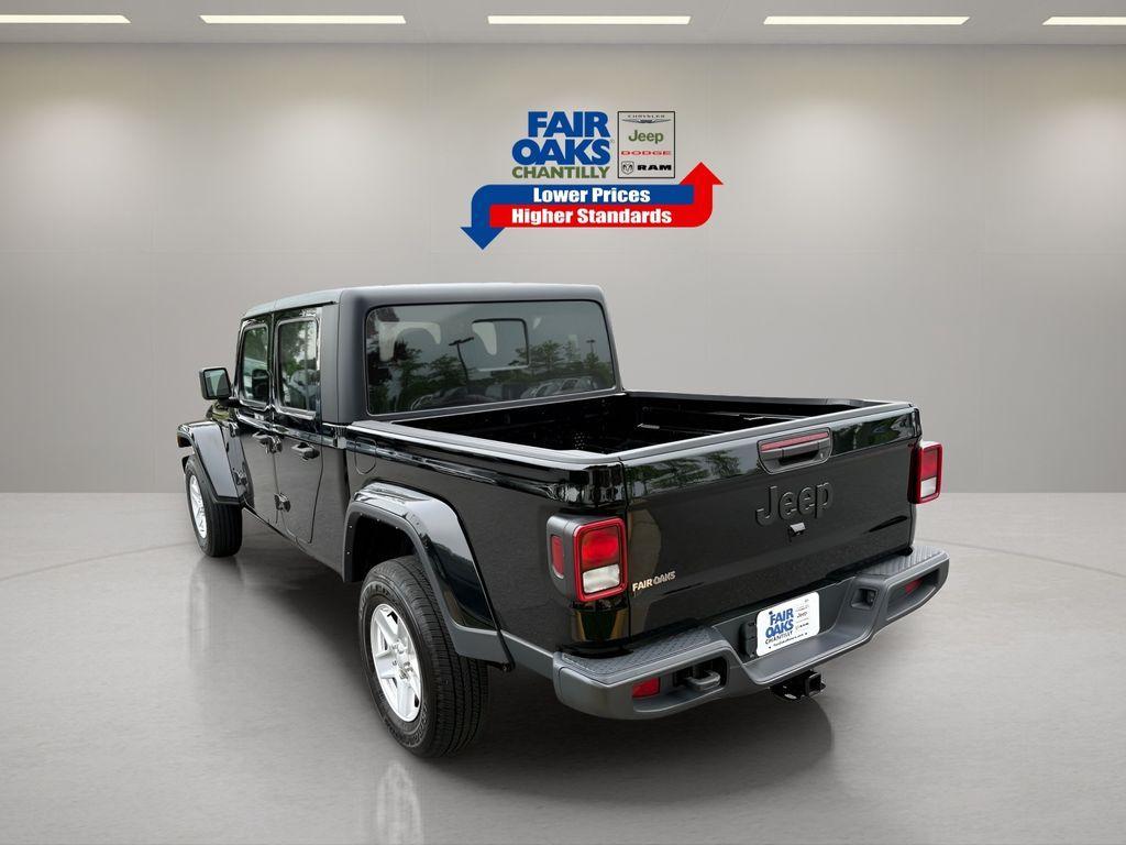 used 2022 Jeep Gladiator car, priced at $27,791