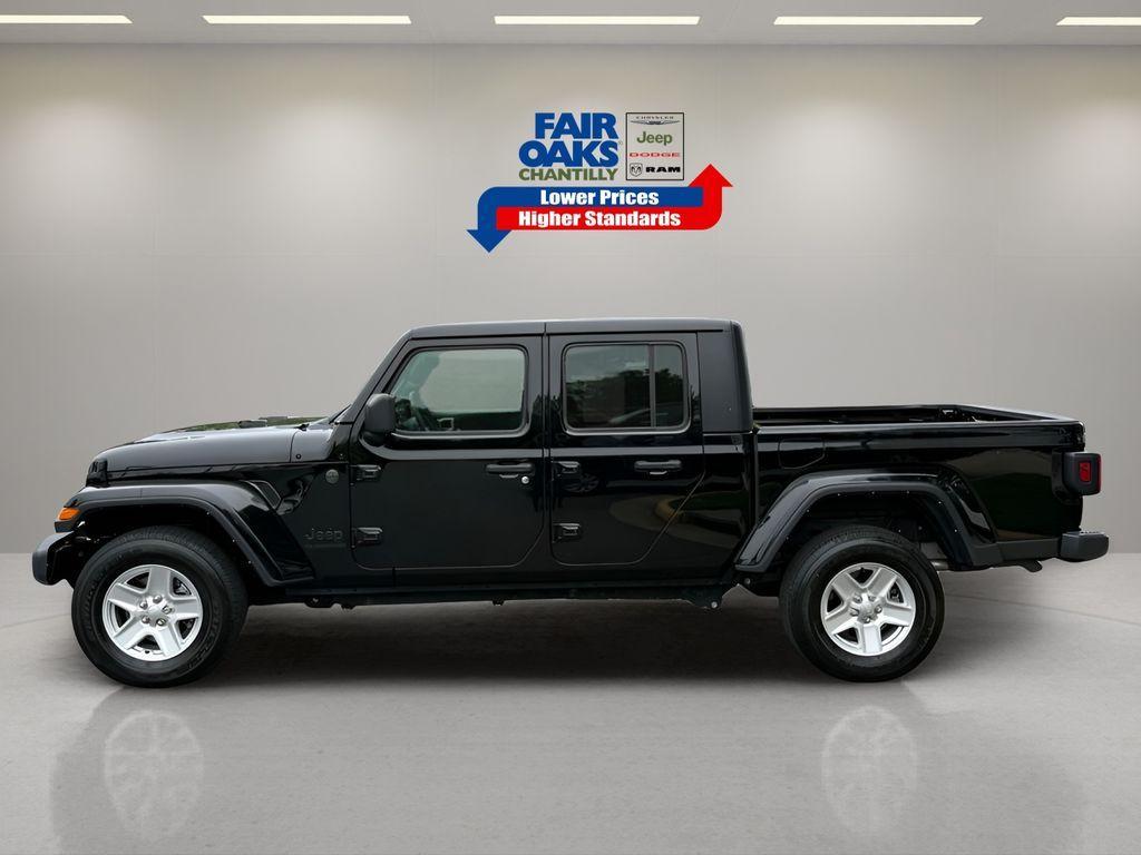 used 2022 Jeep Gladiator car, priced at $27,791