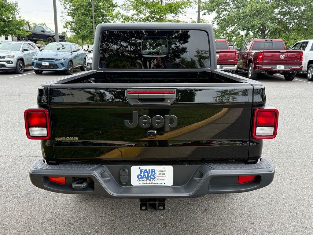 used 2022 Jeep Gladiator car, priced at $34,736