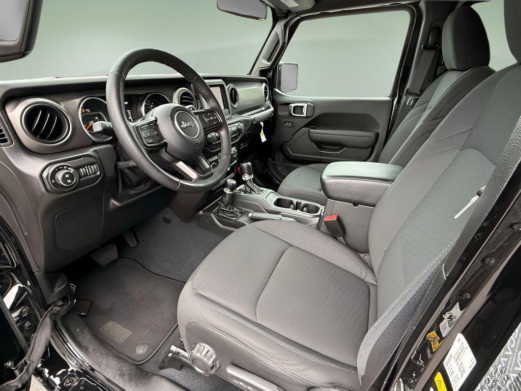 used 2022 Jeep Gladiator car, priced at $27,791