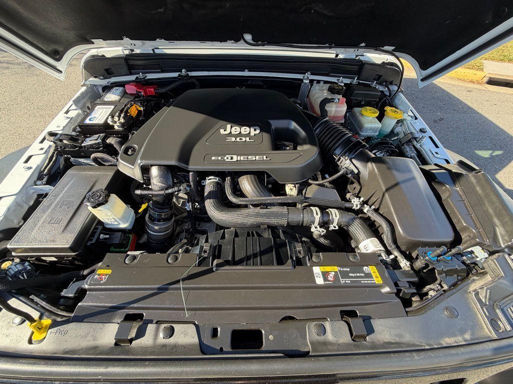 used 2022 Jeep Wrangler Unlimited car, priced at $33,150