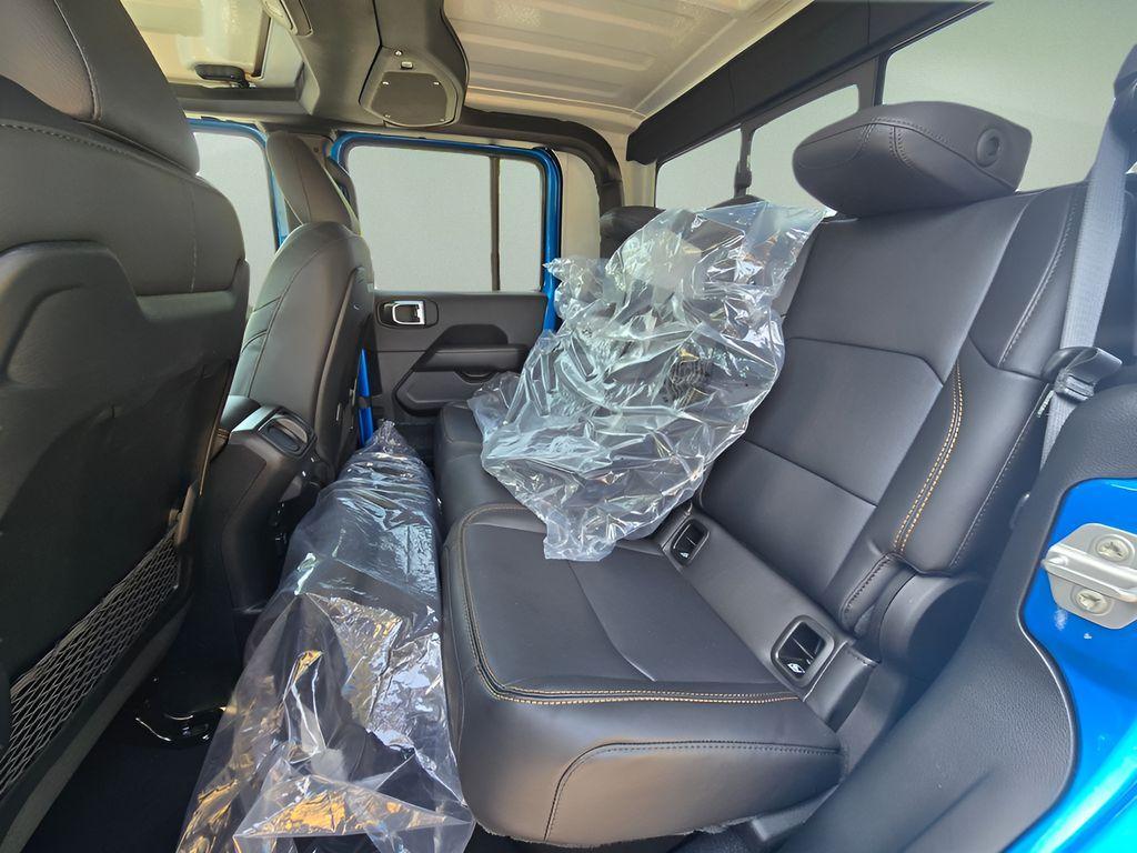new 2025 Jeep Gladiator car, priced at $50,929