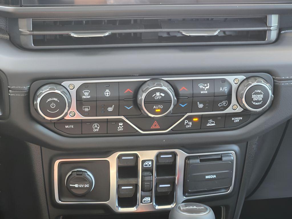 new 2025 Jeep Gladiator car, priced at $50,929