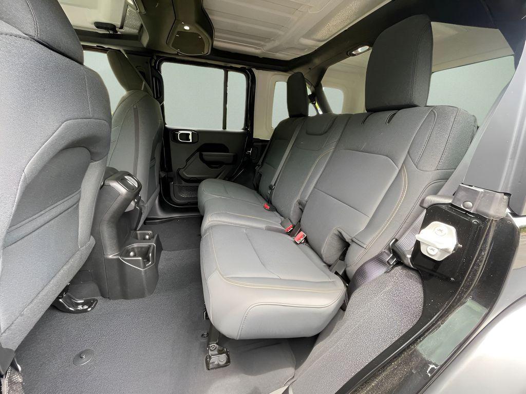 new 2025 Jeep Wrangler car