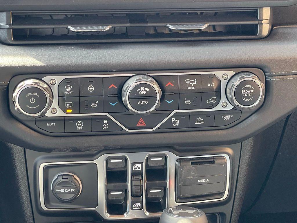 new 2025 Jeep Wrangler car, priced at $52,022