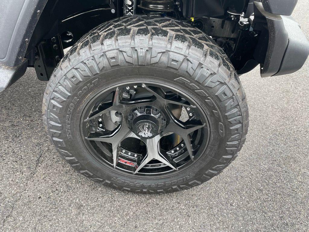 new 2025 Jeep Wrangler car, priced at $52,476