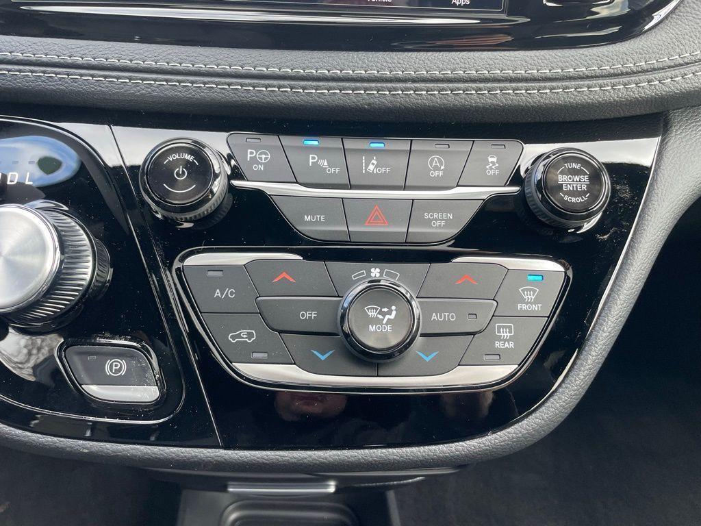 new 2025 Chrysler Pacifica car, priced at $46,075