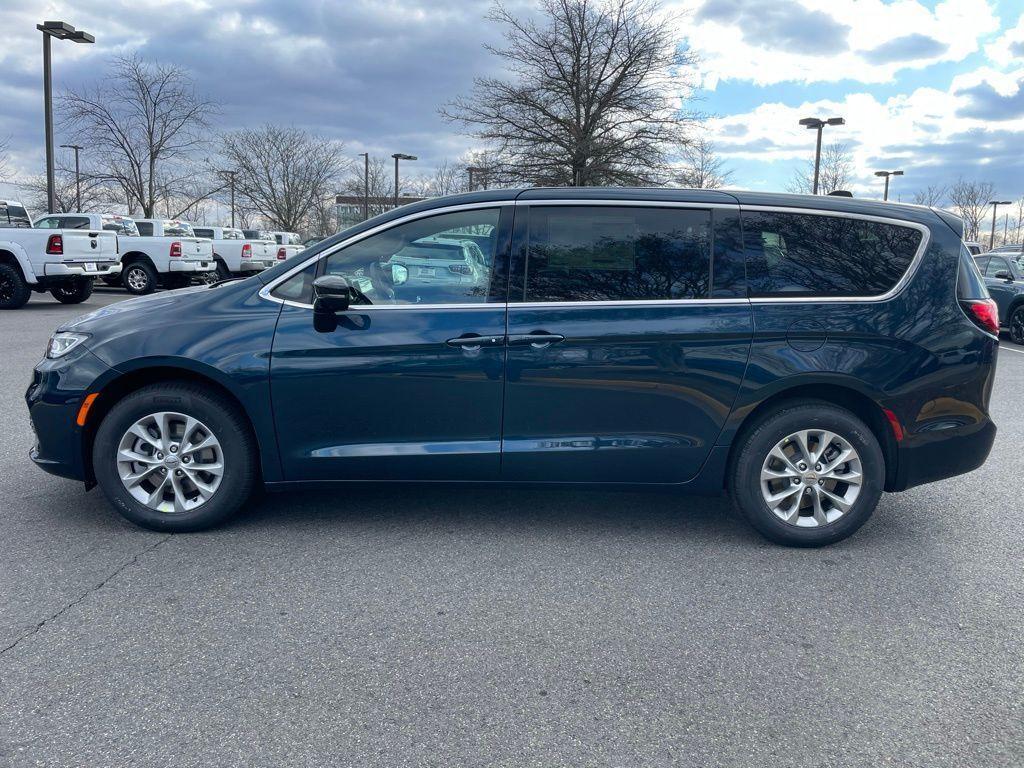new 2025 Chrysler Pacifica car, priced at $46,075