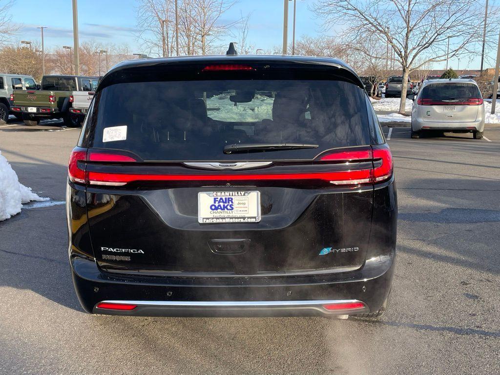 new 2025 Chrysler Pacifica Hybrid car, priced at $42,010