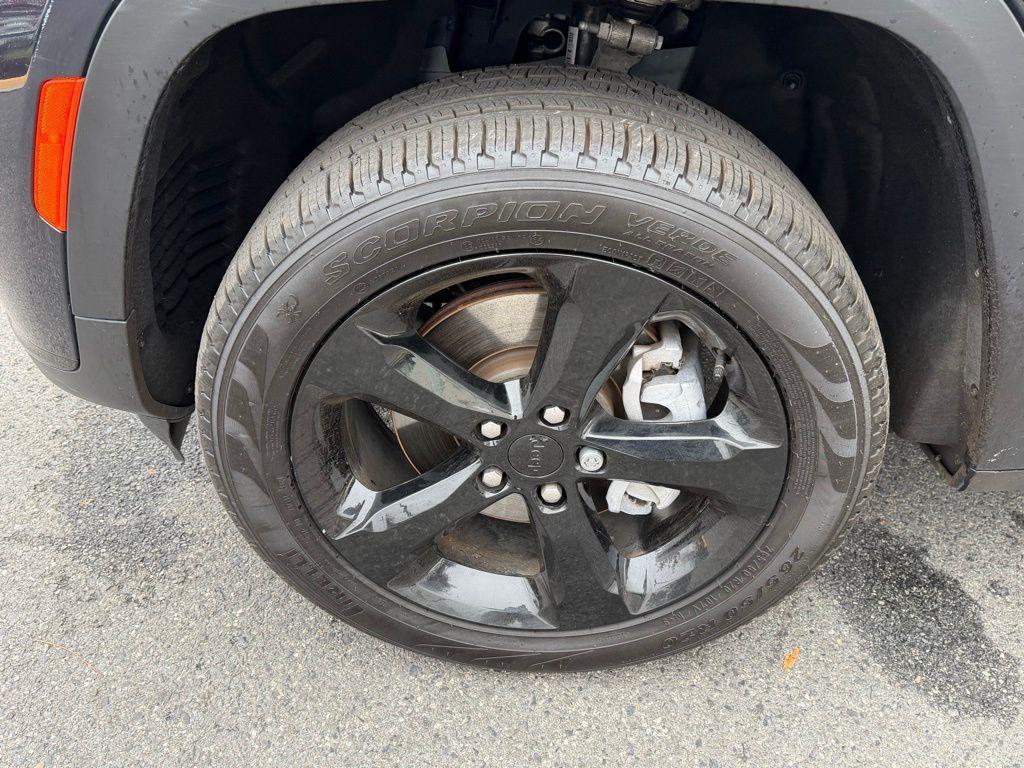 new 2024 Jeep Grand Cherokee L car, priced at $38,924