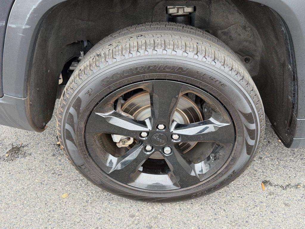 new 2024 Jeep Grand Cherokee L car, priced at $38,924