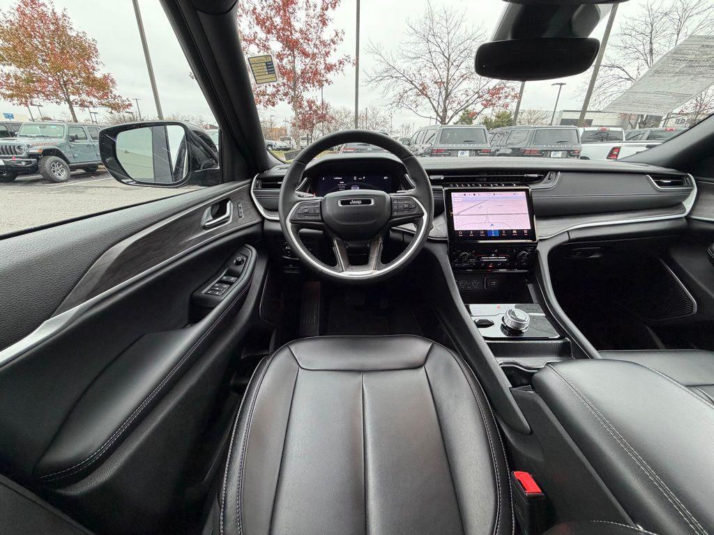 new 2024 Jeep Grand Cherokee L car, priced at $38,924