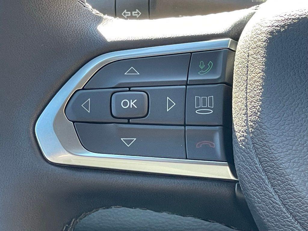 new 2025 Jeep Compass car, priced at $37,775