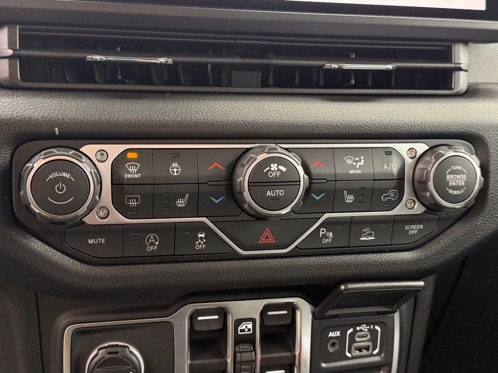 new 2026 Jeep Gladiator car, priced at $52,115