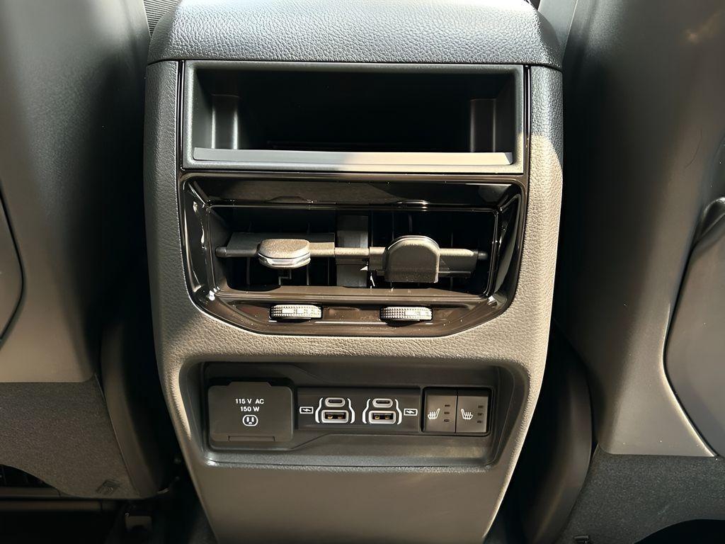 new 2025 Jeep Grand Cherokee car, priced at $51,897