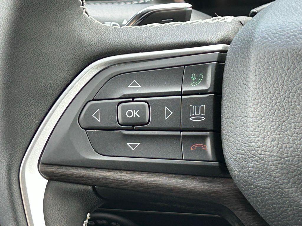 new 2025 Jeep Grand Cherokee car, priced at $51,897