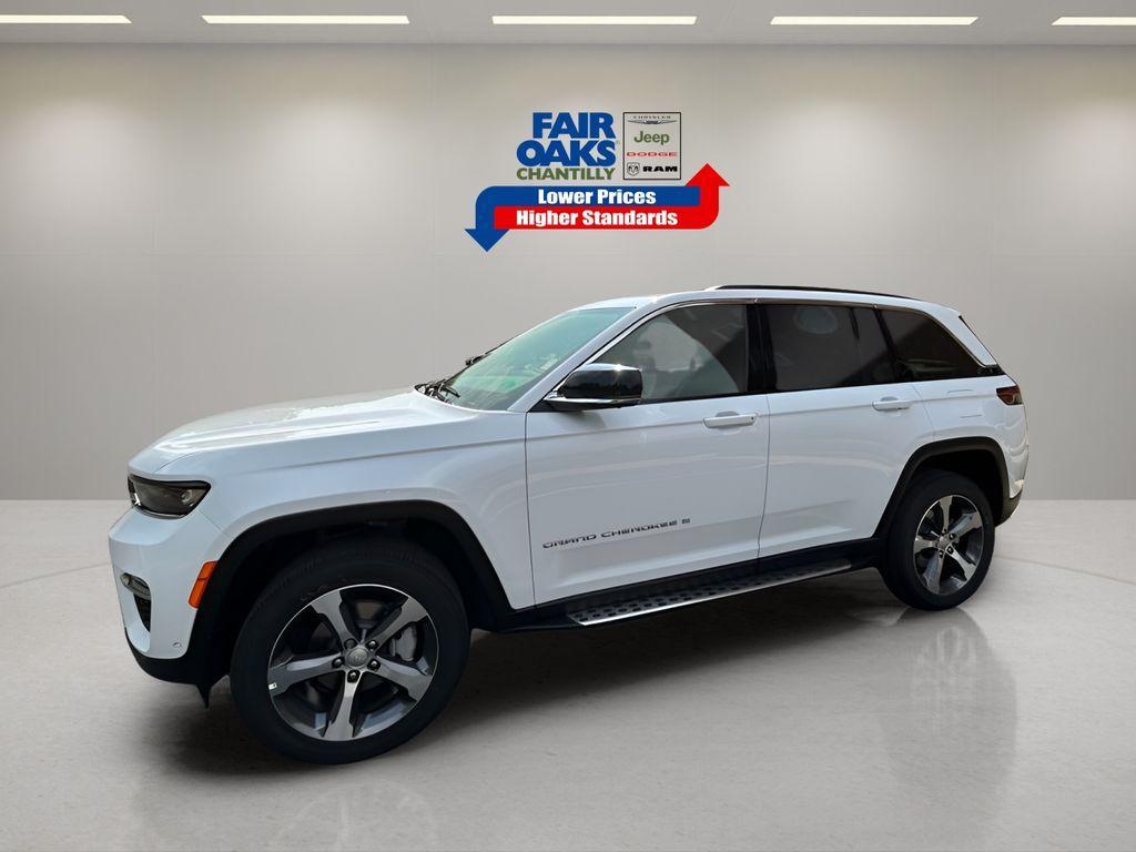 new 2025 Jeep Grand Cherokee car, priced at $51,897