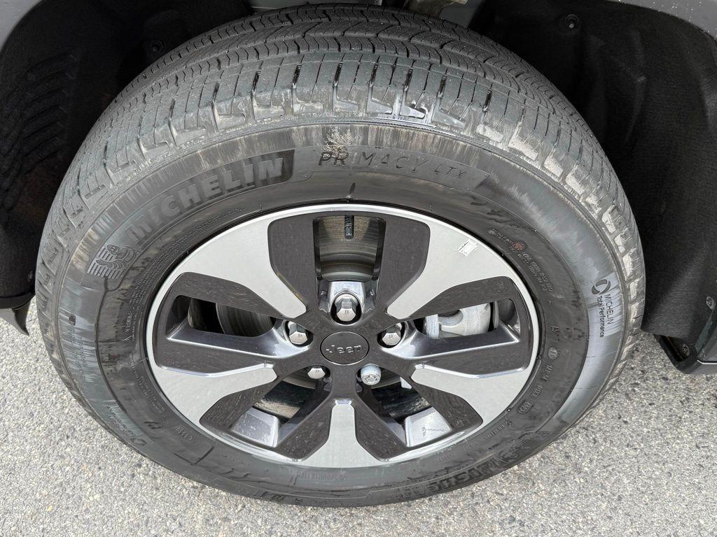 used 2024 Jeep Grand Cherokee 4xe car, priced at $37,396