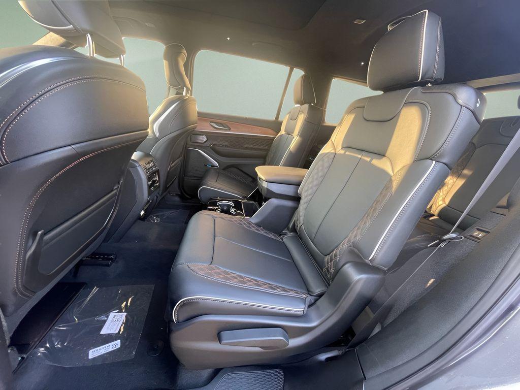 new 2025 Jeep Grand Cherokee L car, priced at $71,246