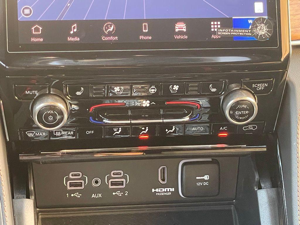 new 2025 Jeep Grand Cherokee L car, priced at $70,246
